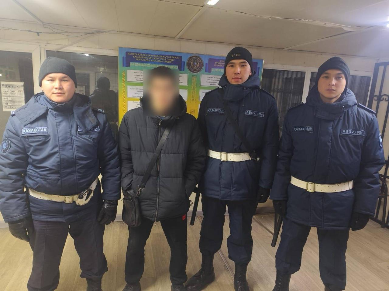 ۇلاندىقتار سۋىق قارۋ ۇستاعان تۇرعىندى قولعا ءتۇسىردى