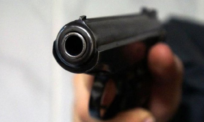 استانادا قارۋلى ەر ادام «سۇڭقار» ارنايى جاساعىنىڭ قىزمەتكەرىنە وق اتتى