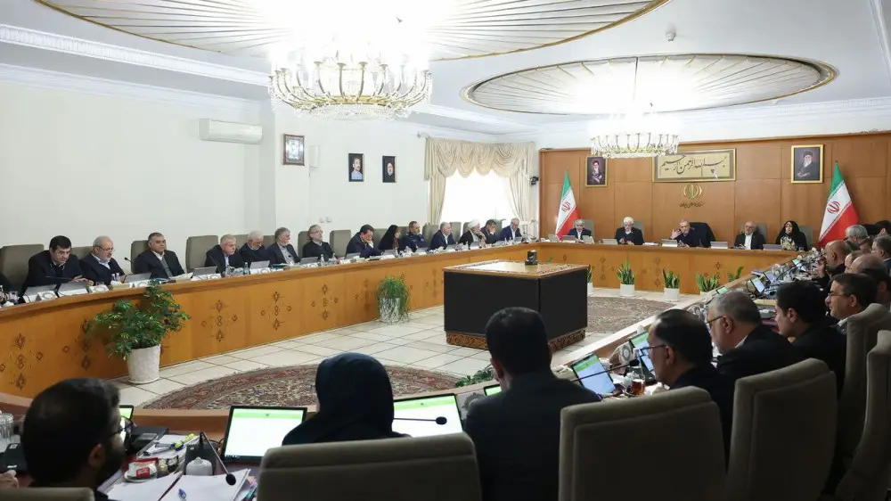 يران پرەزيدەنتى مەملەكەتتىك ورگانداردى حالىق ماسەلەسىن شەشۋگە شاقىردى