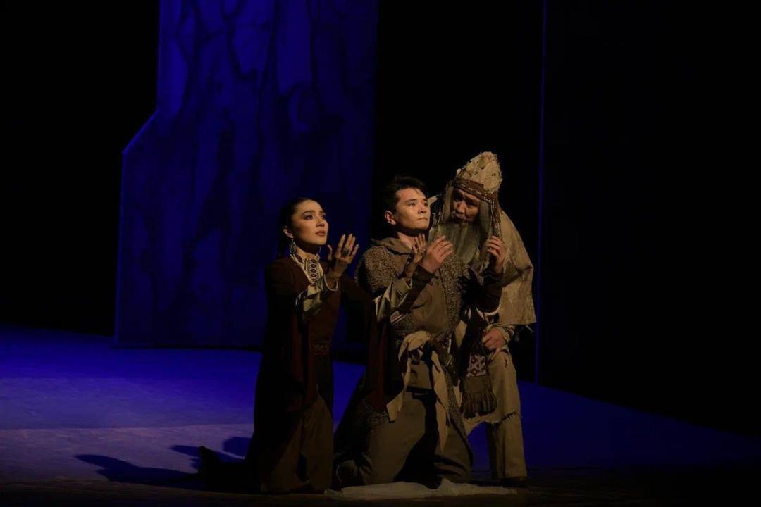 «ەڭلىك–كەبەك» سپەكتاكلىنىڭ مەرەيتويلىق قويىلىمى