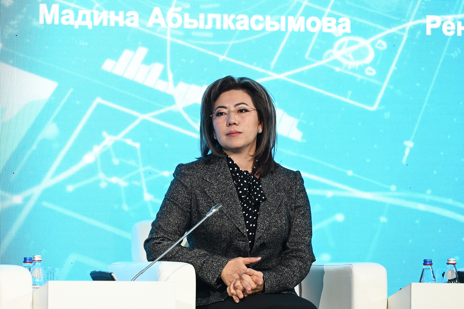 بانكتەر جانە بانك قىزمەتى تۋرالى جاڭا زاڭدا قانداي ماسەلەلەر قامتىلعان؟