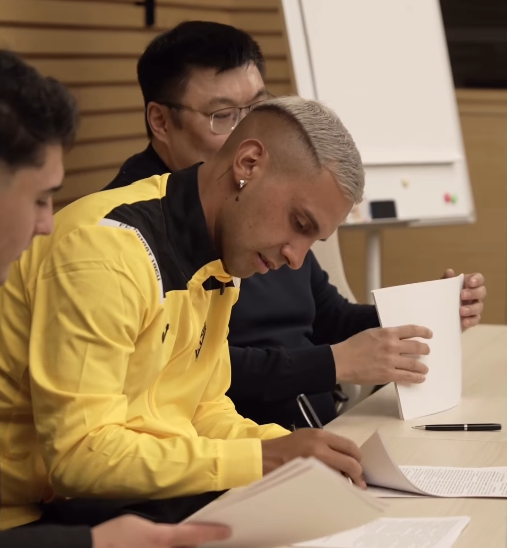 سەباستيان سەبالوس پەن لۋكاس افريكو: «قايرات» قۇرامى جاڭا ەكى ويىنشىمەن تولىقتى