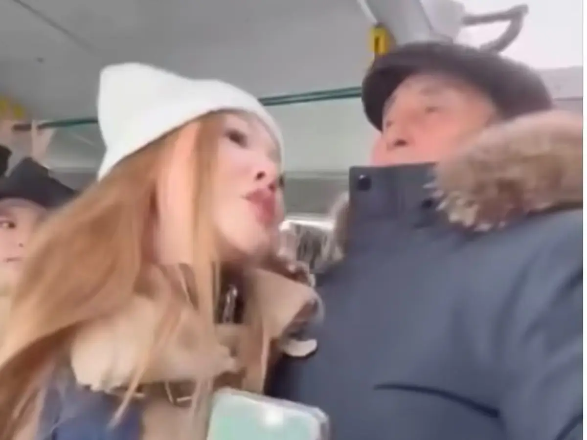 اتىراۋدا ستۋدەنت قىزدى شاشىنان سۇيرەگەن ايەلدىڭ ارەكەتى جۇرتتى دۇرلىكتىردى