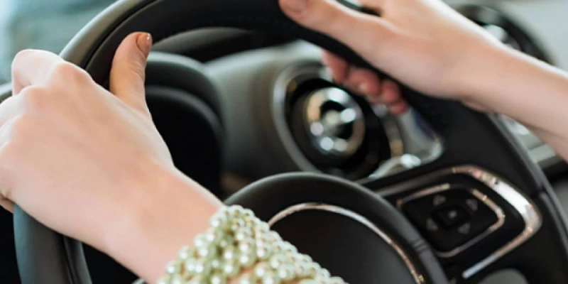 ەمتيحان تاپسىرۋ كەزىندە اۆتوكولىك اۋدارىلىپ قالعان