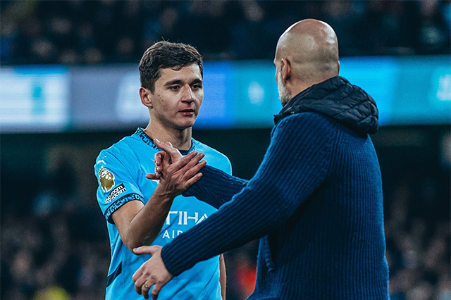 «مانچەستەر سيتيدە» ۇزاق جىلدار بويى توپ دەڭگەيدەگى قورعاۋشى بولادى: گۆارديولا وزبەك فۋتبولشىسى تۋرالى