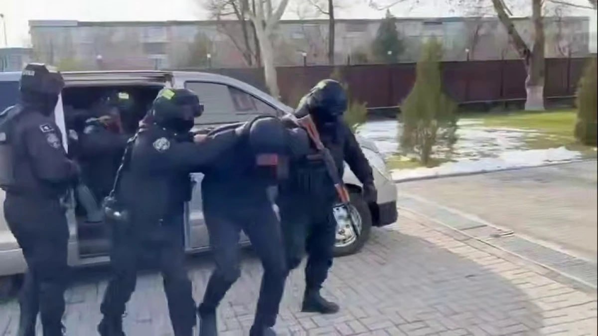 شىمكەنتتە جول اپاتىنان كەيىنگى كىسى ءولتىرۋ وقيعاسىنا قاتىستى كۇدىكتىلەر ۇستالدى