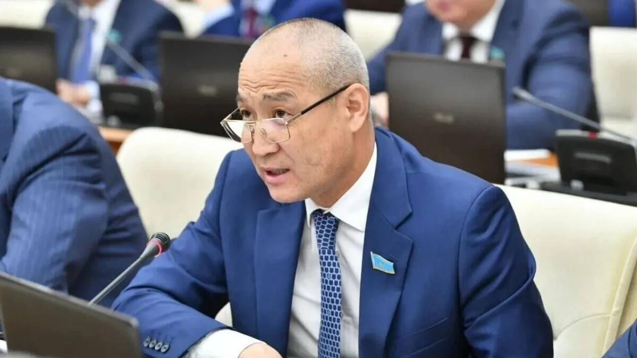 دەپۋتات: ستراتەگيالىق ماڭىزى بار ەنەرگەتيكالىق جوبالار ءىس جۇزىندە جۇزەگە اسپاعان