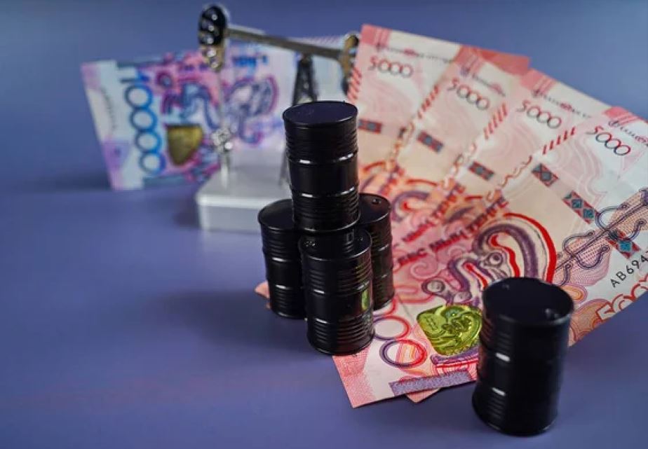 قازاقستاندا مۇناي ءوندىرۋدىڭ ۋاقىتشا توقتاۋى: «قارا التىن» باعاسى قىمباتتادى