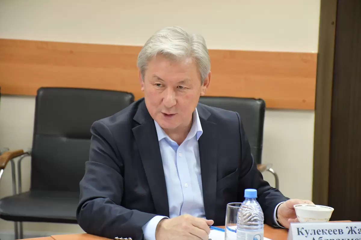 جاقسىبەك كۇلەكەەۆ: عىلىمي قىزمەت قاعيدالارى اتا زاڭمەن بەكىتىلۋگە ءتيىس