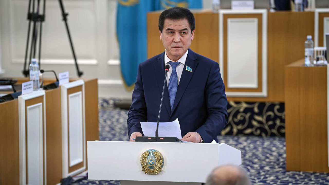 نۇرلان بەكنازاروۆ: قۇرىلتايدىڭ كەلىسىمىنسىز دەپۋتاتتى جاۋاپكەرشىلىككە تارتۋعا بولمايدى