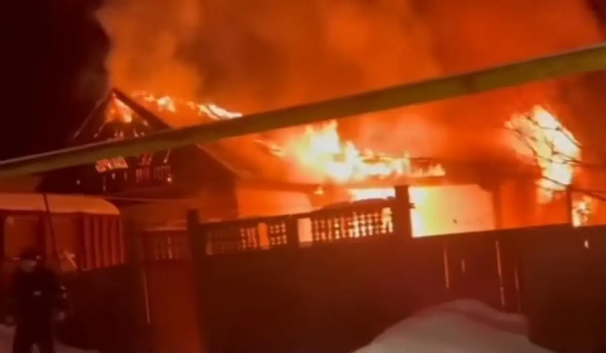 بقو-دا جەكە تۇرعىن ءۇي ورتەندى: 3 ادام قازا تاپتى