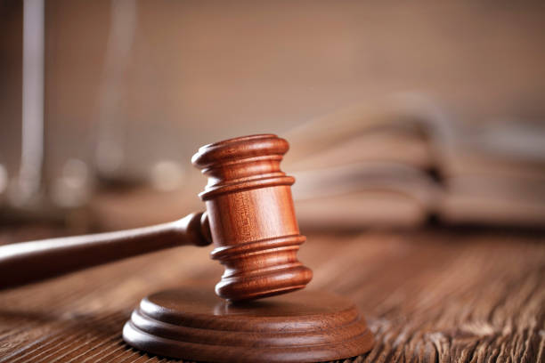 جاركەنتتەگى قاتىگەزدىك: بالاسىن اياۋسىز ۇرعان ايەل 7 جىلعا سوتتالۋى مۇمكىن