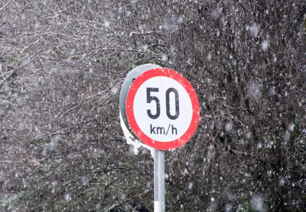 مينيسترلىك: ءۇش كۇندە 40 مىڭنان استام جول ەرەجەسىن بۇزۋ دەرەگى تىركەلدى