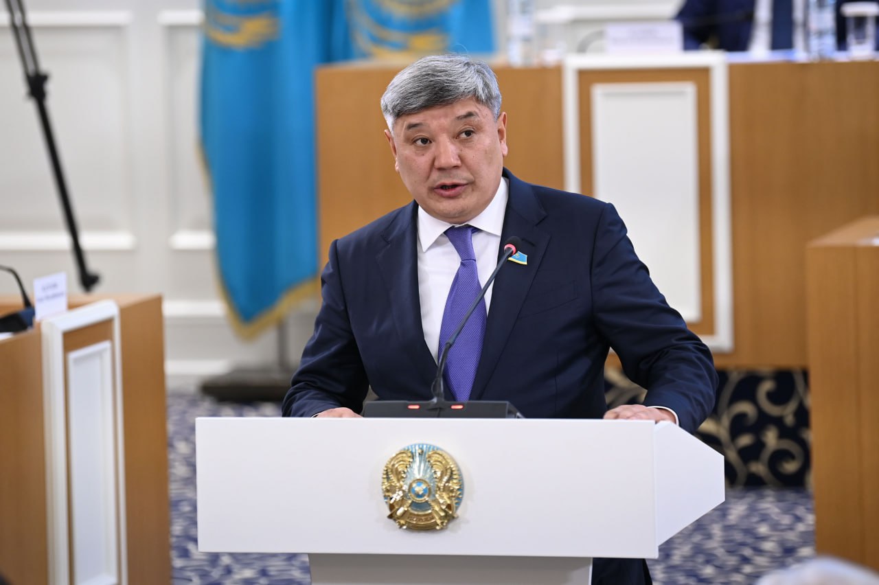 جاناربەك ءاشىمجان: حالىق كەڭەسى جاڭا قوعامدىق كەلىسىمنىڭ تىرەگىنە اينالۋى ءتيىس