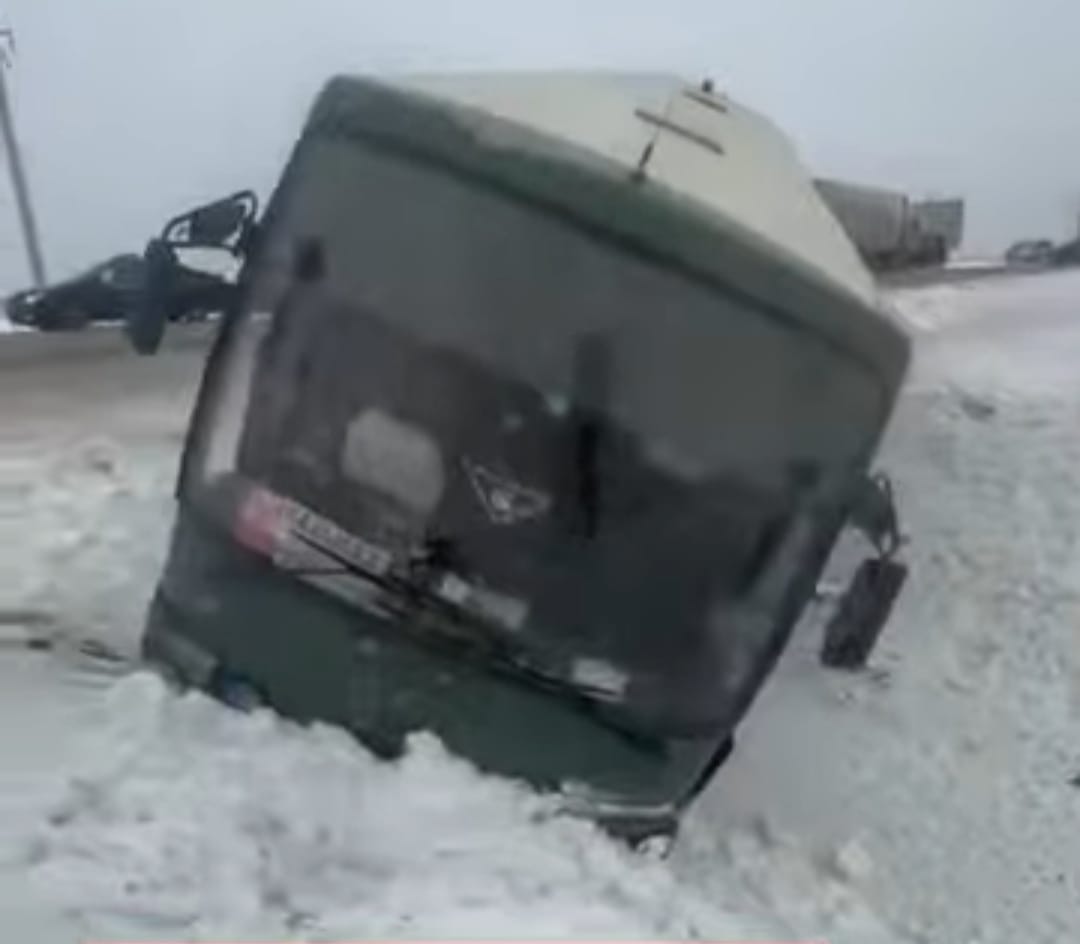 «سامارا-شىمكەنت» تاسجولىندا اۆتوبۋس اۋدارىلدى