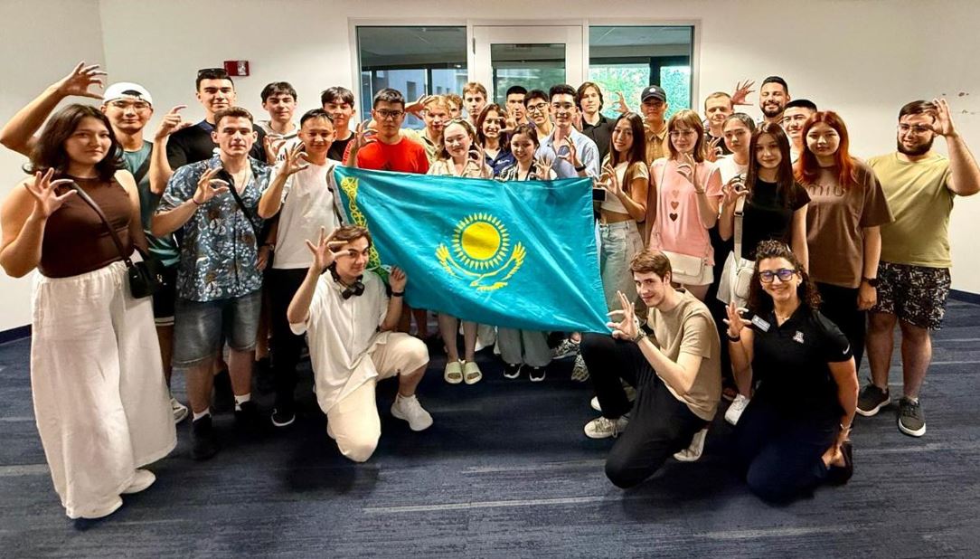 قوس ديپلومدى جوبا: اقش-تا وقىعان 29 ستۋدەنت ەلگە ورالدى