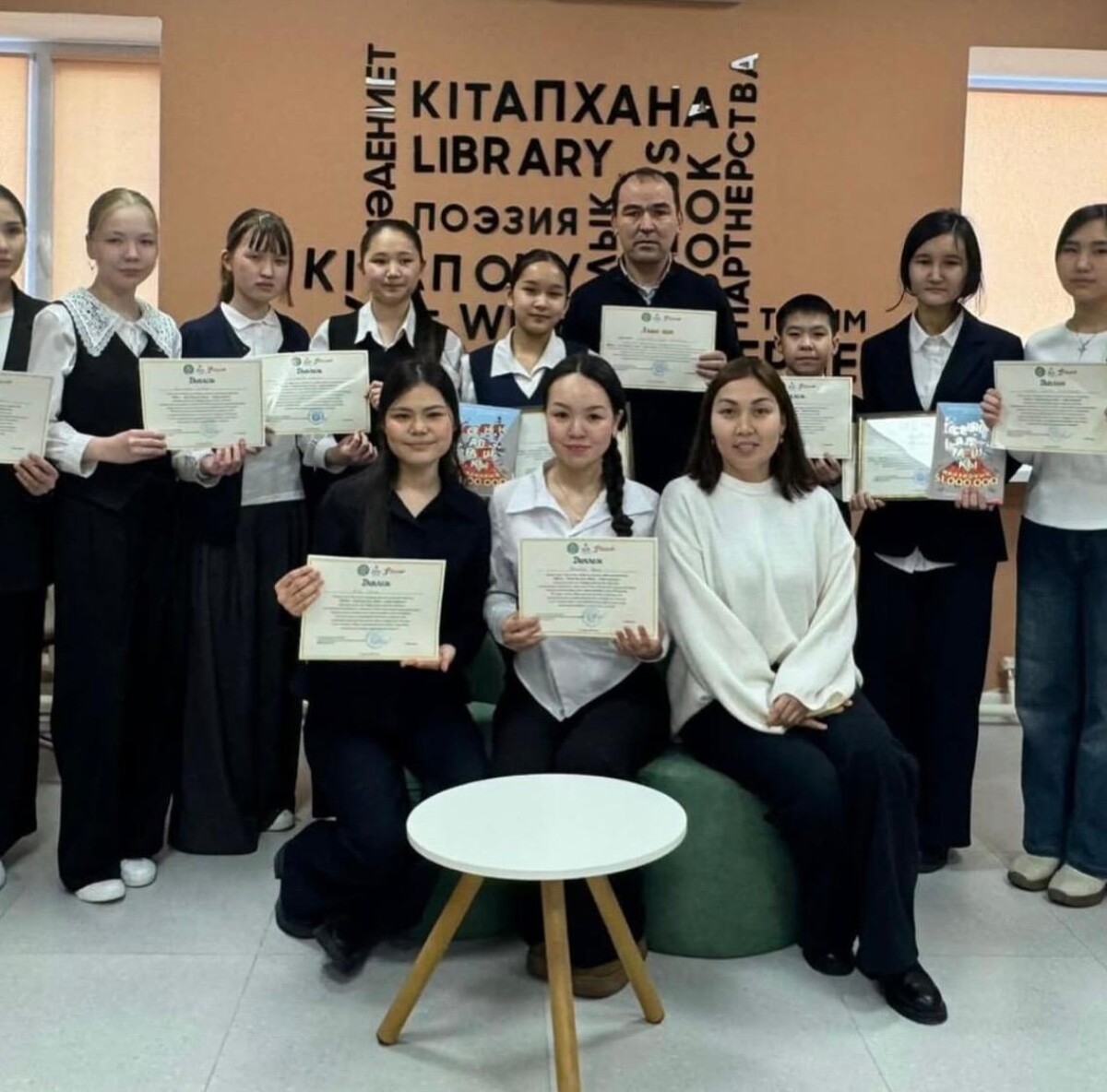 ەلوردادا وقۋشىلار اراسىندا ادەبي بايقاۋ ءوتتى