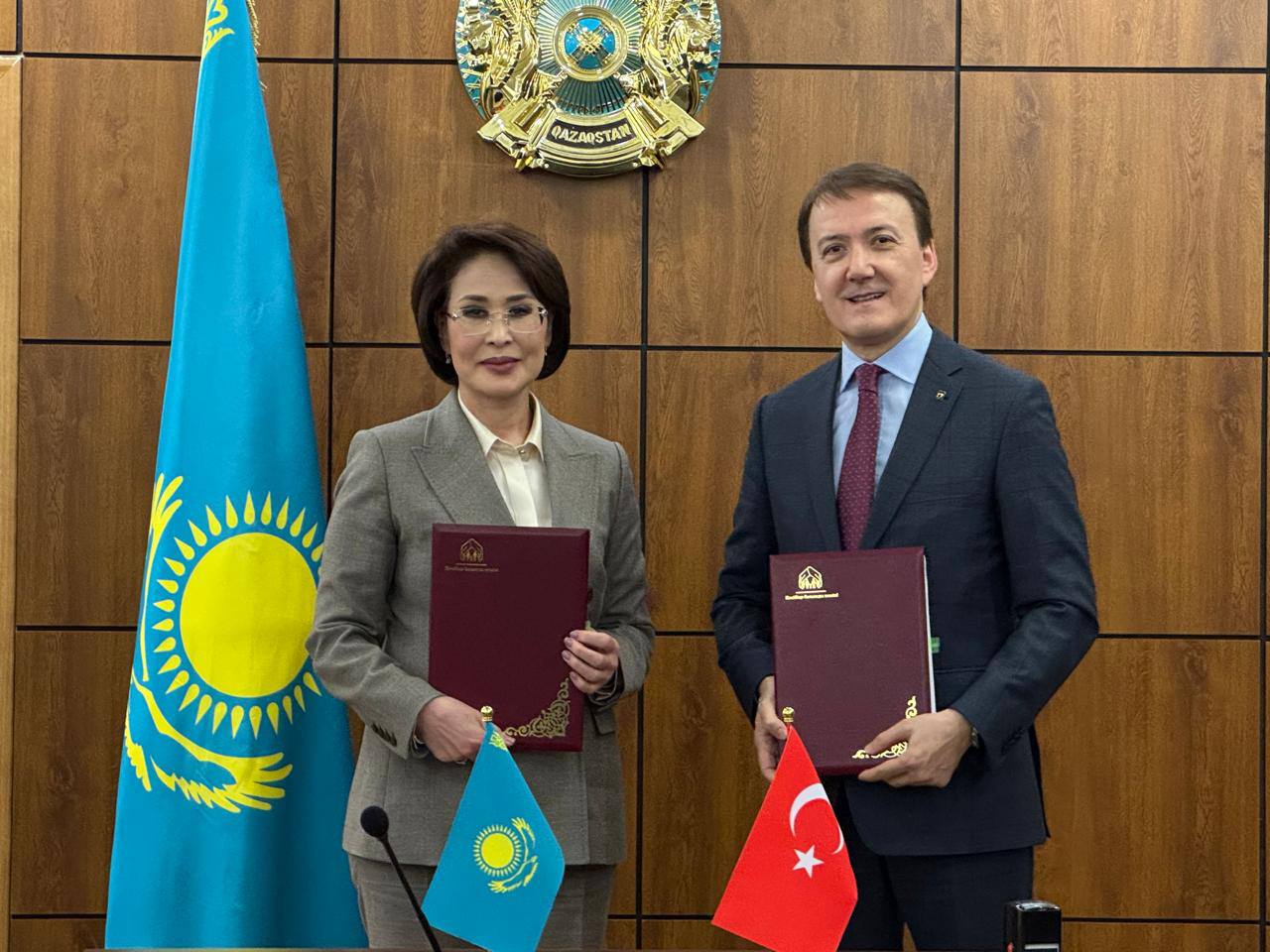 40 ملرد تەڭگە ينۆەستيتسيا: «Nobel» كومپانياسىمەن ءىرى كەلىسىمگە قول قويىلدى