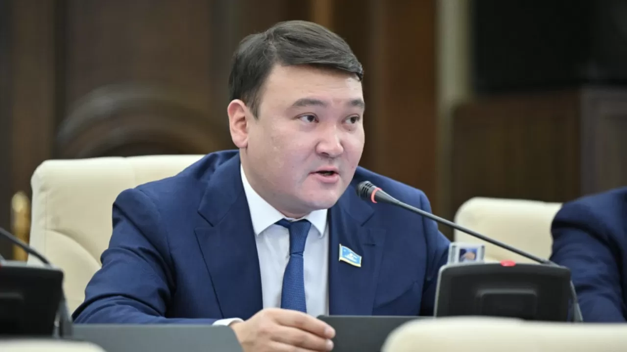 حالىق كەڭەسى مەملەكەتتىك شەشىمدەرگە ىقپال ەتەتىن اشىق ساياسي الاڭعا اينالادى