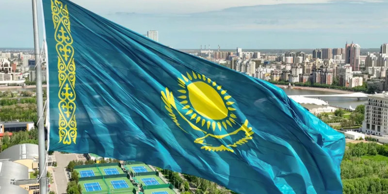 ەگەمەندىك پەن اۋماقتىق تۇتاستىق كونستيتۋتسيا جوباسىندا وزگەرمەيتىن قۇندىلىق رەتىندە بەكىتىلەدى