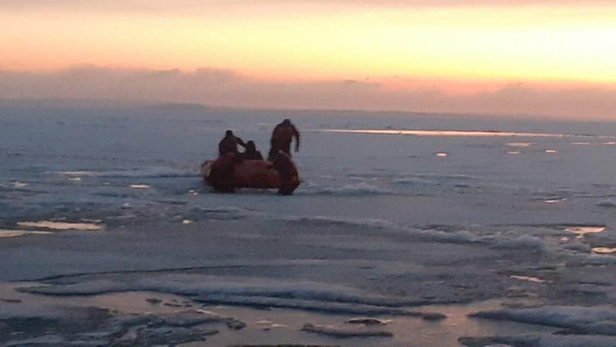 استاناداعى مايبالىق كولىندە ەكى بالىقشى قۇتقارىلدى