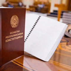 جاڭا كونستيتۋتسيادا قازاق ءتىلىنىڭ مارتەبەسى قالاي بەكىتىلمەك؟