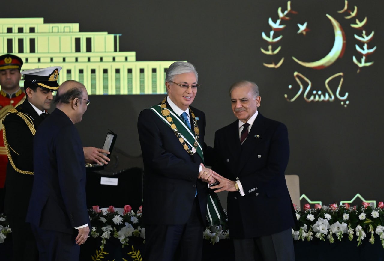 قاسىم-جومارت توقاەۆقا پاكىستاننىڭ ەڭ جوعارى مەملەكەتتىك ناگراداسى تابىستالدى