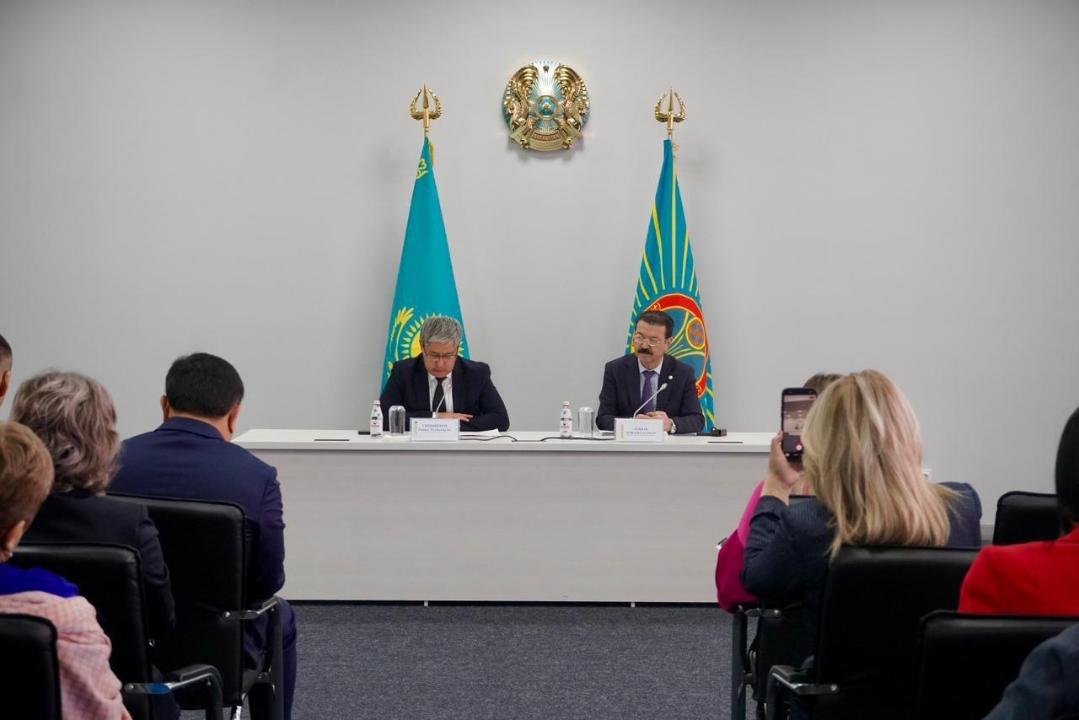 استانادا جاڭا كونستيتۋتسيا جوباسىن تالقىلاۋعا ارنالعان كەزدەسۋ ءوتتى