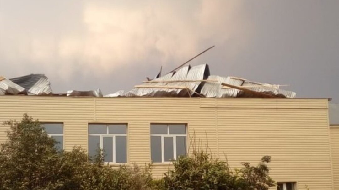 جاڭاتاستاعى جەل: بىرنەشە ءۇيدىڭ شاتىرى ۇشتى