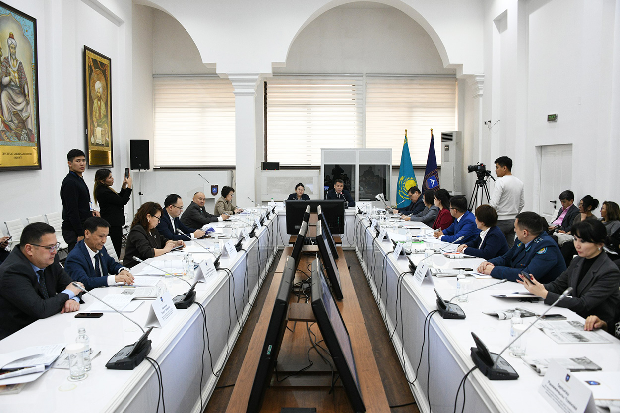 الماتىدا كونستيتۋتسياعا ەنگىزىلەتىن تۇزەتۋلەرگە قولداۋ ءبىلدىرىلدى