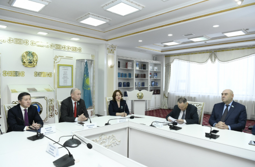 حالىقارالىق زاڭگەرلەر قاۋىمداستىعى: جاڭا كونستيتۋتسيا جوباسى حالىقارالىق ستاندارتتارعا ساي