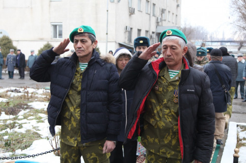 ەرلىك پەن تاريح