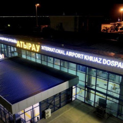 «جارىلعىش زات بار»: اتىراۋ اۋەجايىندا جولاۋشىلار ەۆاكۋاتسيالاندى