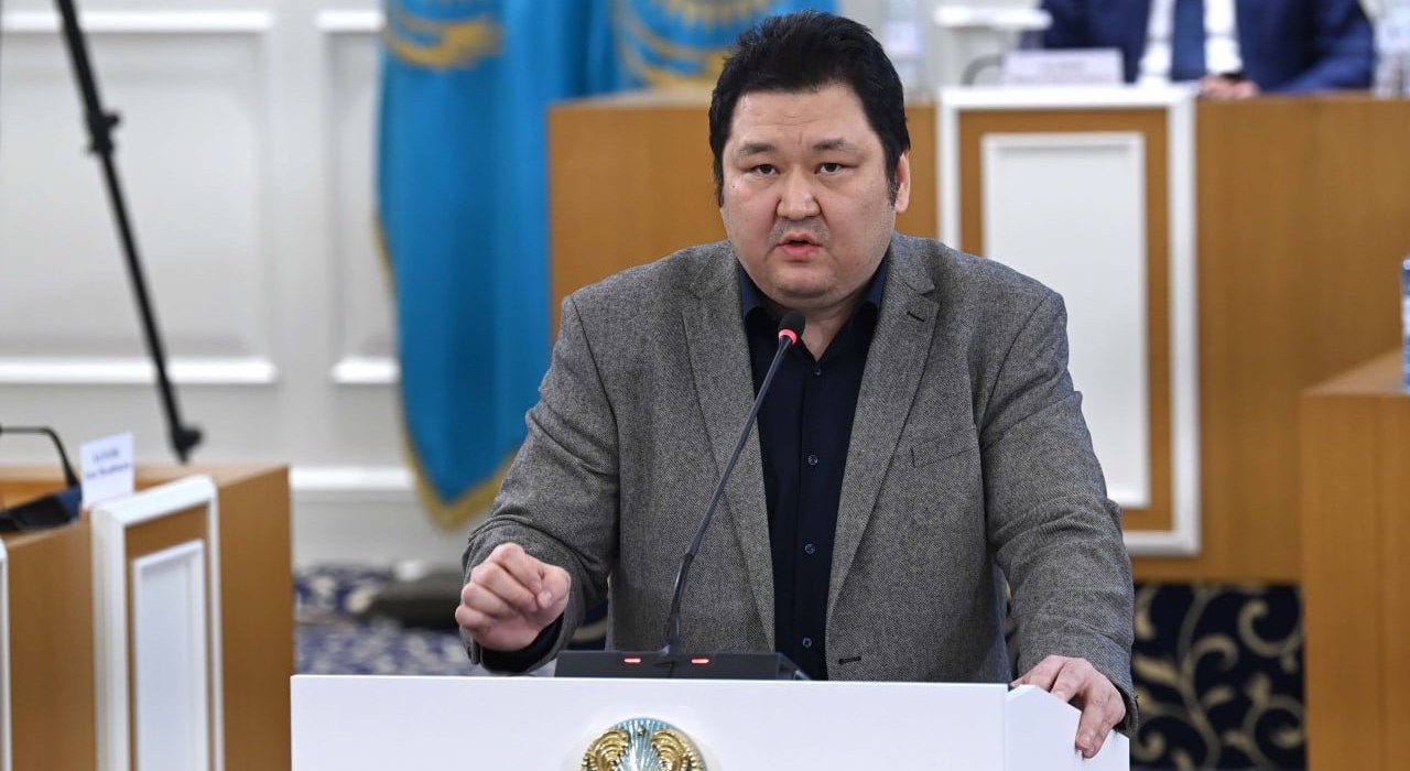 مارات شيبۇتوۆ: اتا زاڭ جوباسى جالپىحالىقتىق رەفەرەندۋمعا شىعارۋعا دايىن