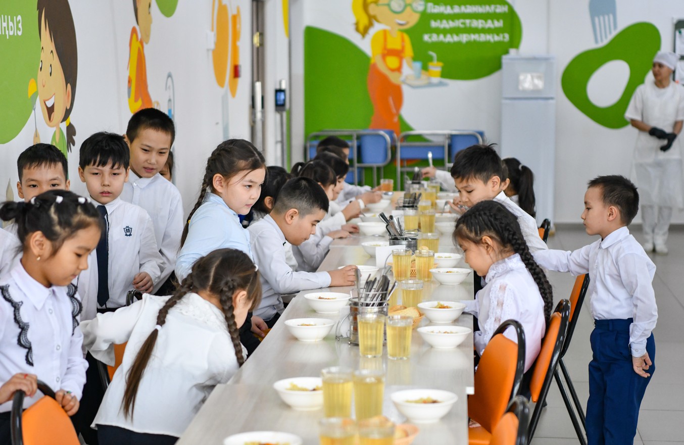 مەكتەپتە نەگە بالالاردىڭ پىكىرى ەسكەرىلمەيدى؟