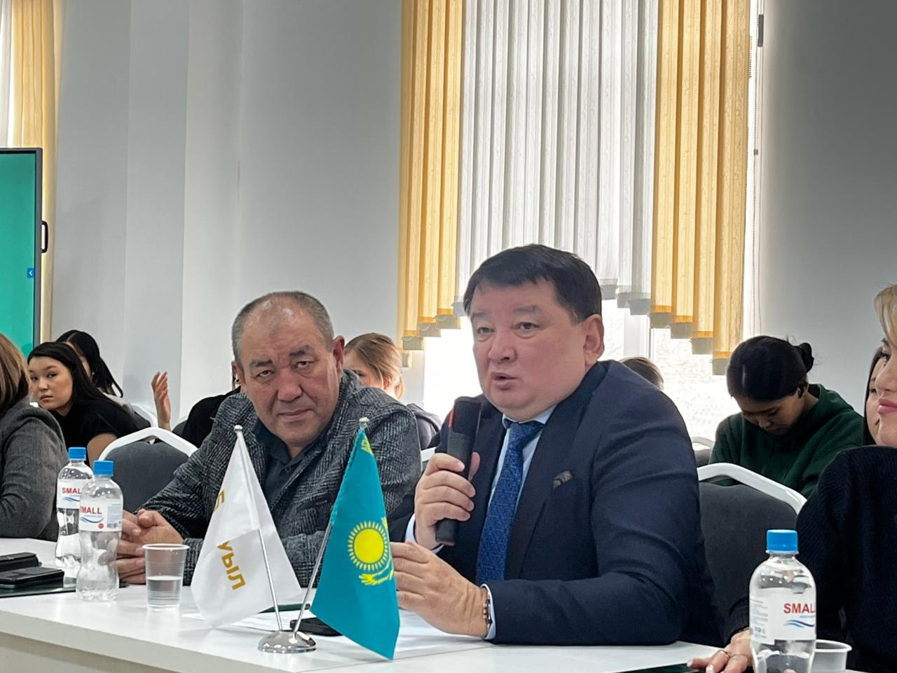 جاڭا كونستيتۋتسيا: ساراپشىلار قوعامدىق تۇراقتىلىق پەن دامۋعا قولداۋ ءبىلدىردى