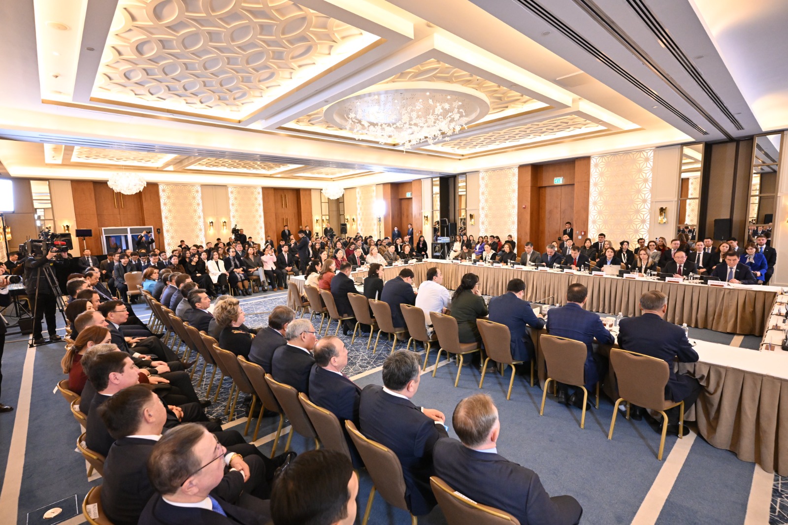 ماۋلەن اشىمباەۆ: مەملەكەت باسشىسىنىڭ رەفورمالارى جالپىۇلتتىق بىرلىكتى تالاپ ەتەدى