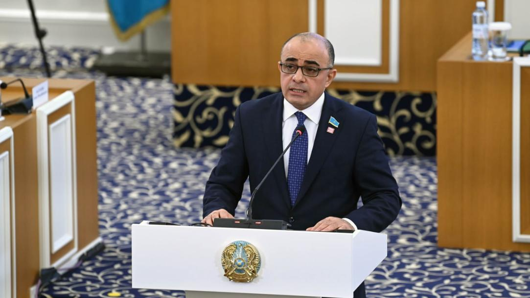 ماگەررام ماگەرراموۆ كونستيتۋتسيا جوباسىن رەفەرەندۋمعا شىعارۋدى ۇسىندى