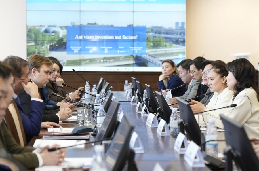 ەۇۋ اكادەميالىق قاۋىمداستىعى جاڭا كونستيتۋتسيا جوباسىن قولدادى