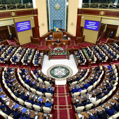 اتا زاڭ جوباسى ماقۇلدانعان جاعدايدا پارلامەنت وكىلەتتىگى قاشان توقتاتىلادى؟