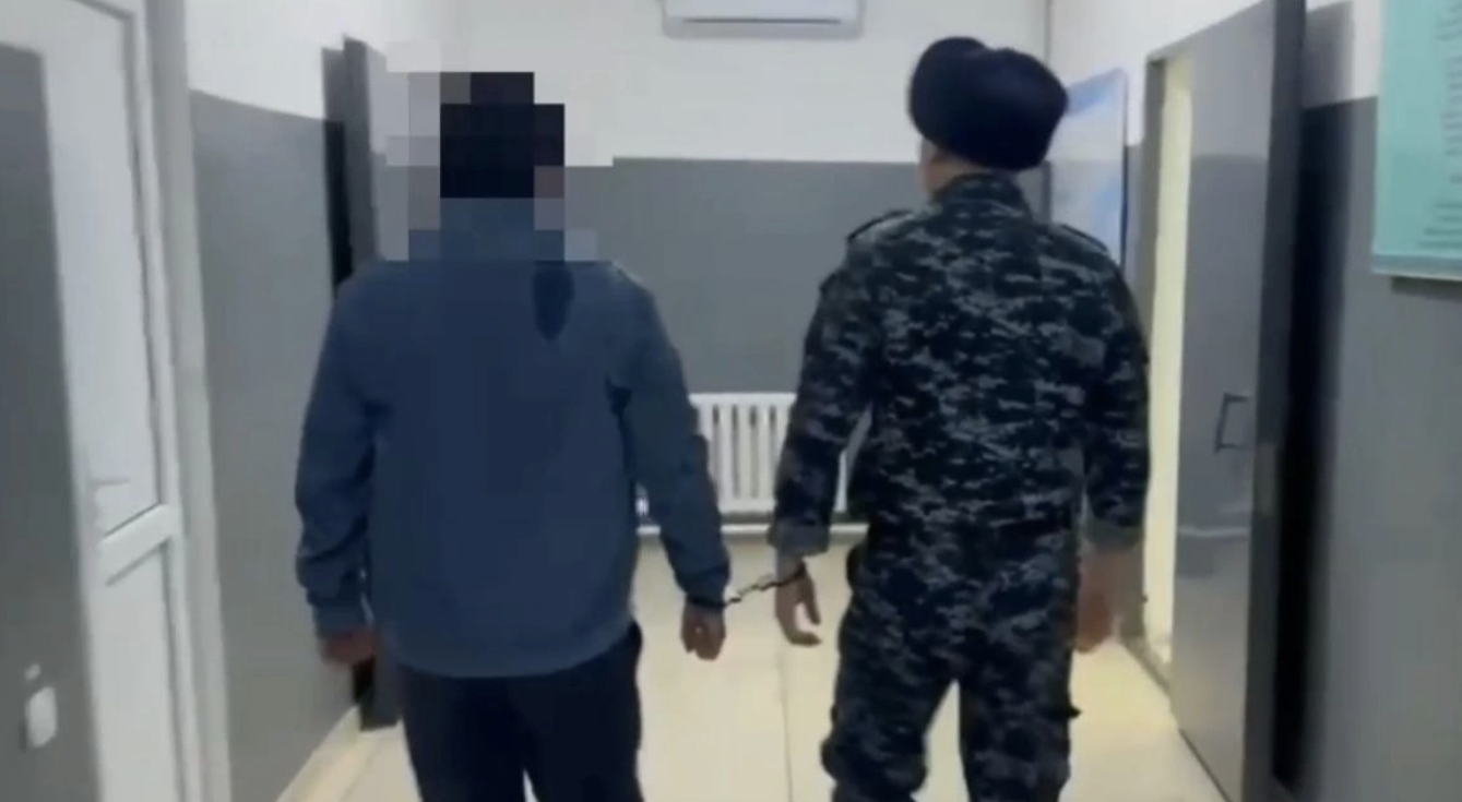 تۇركىستان وبلىسىندا تانىسىنا وق اتقان كۇدىكتى ۇستالدى