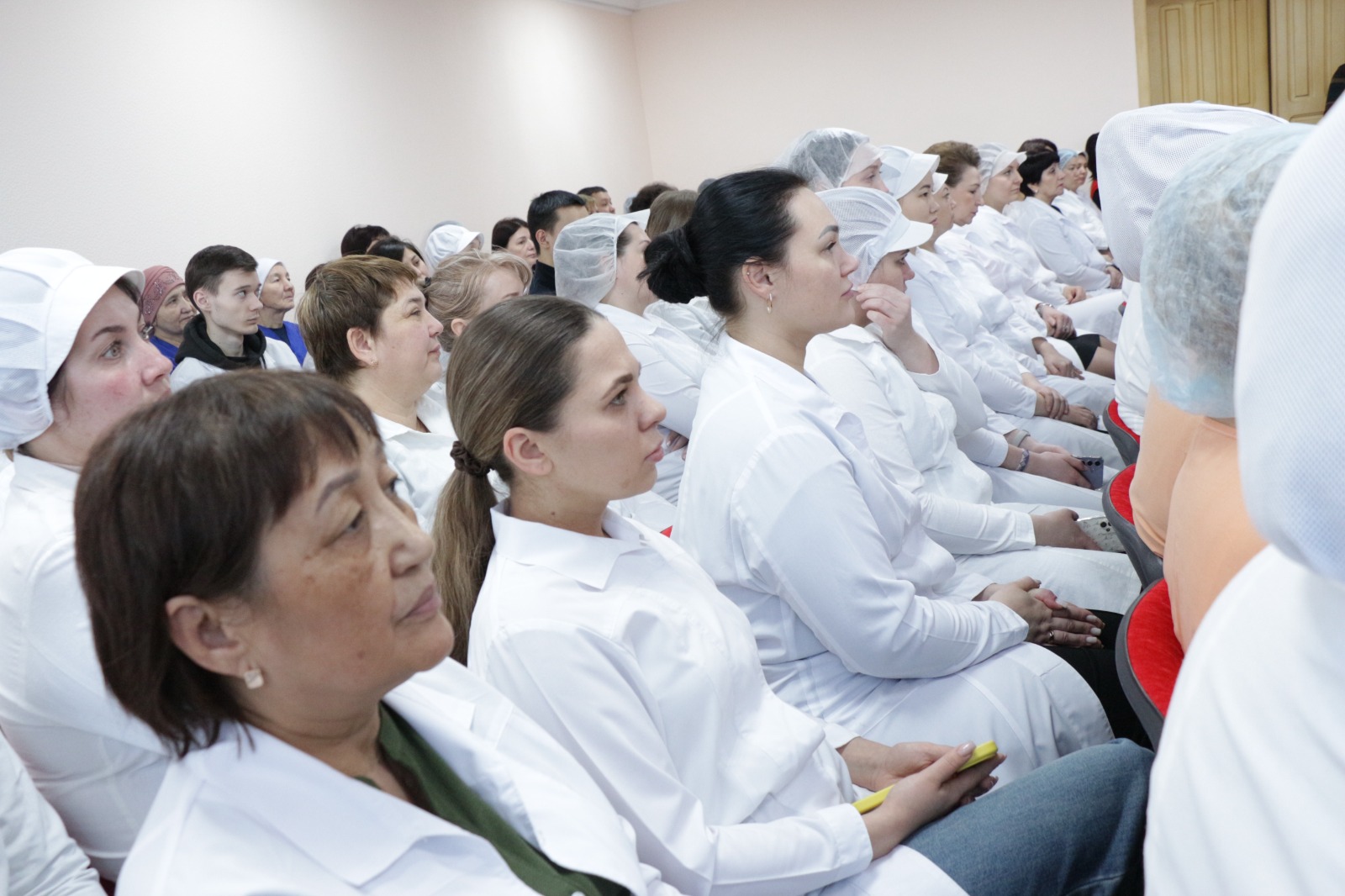 «بايان سۇلۋ» فابريكاسى ۇجىمى جاڭا كونستيتۋتسيا جوباسىنا قولداۋ ءبىلدىردى