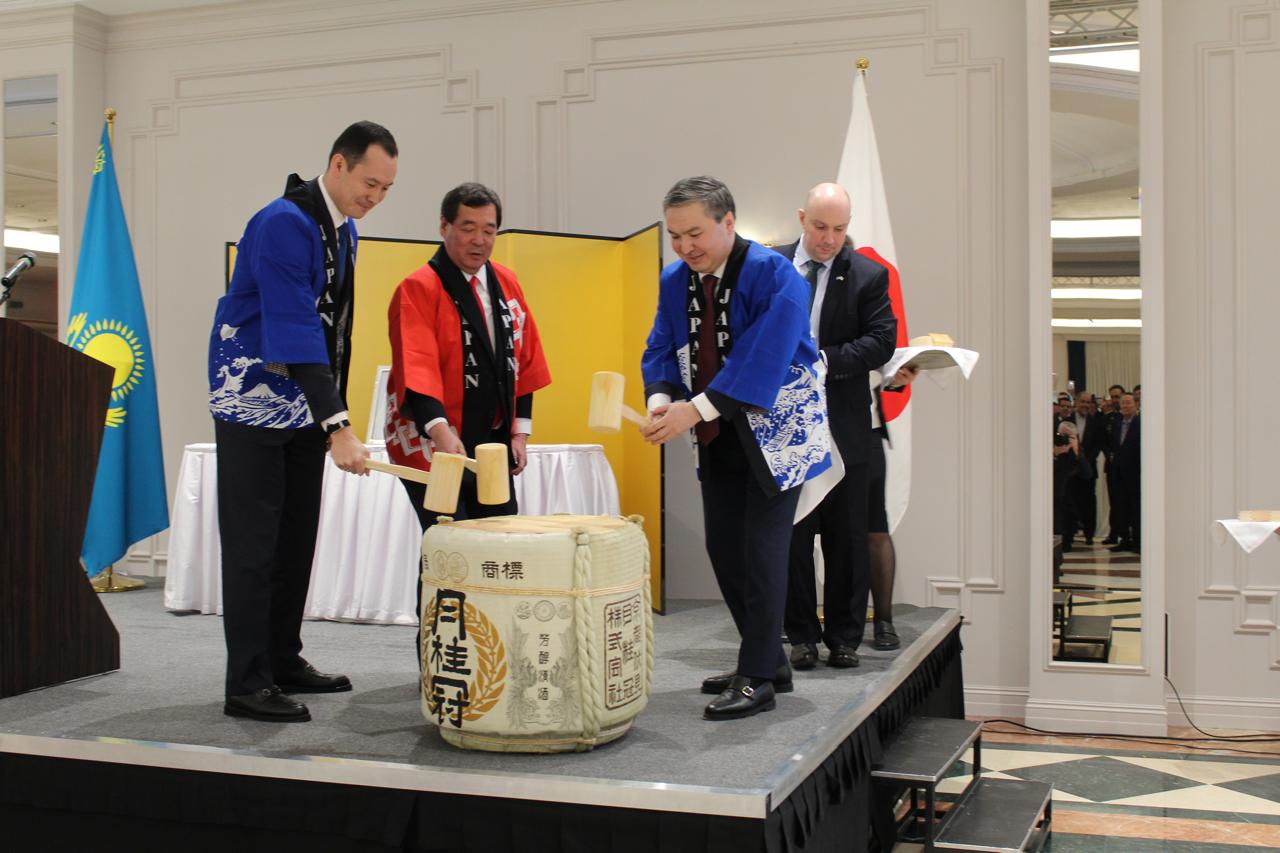 جاپونيانىڭ ۇلتتىق كۇنىنە وراي استانادا جاپون سالتى ورىندالدى