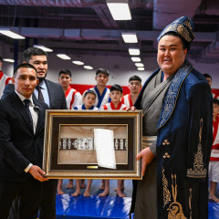 جاپونيانى مويىنداتقان ەرسىن بالتاعۇل بالۋاندارعا ءادىس-تاسىلدەرىن كورسەتتى