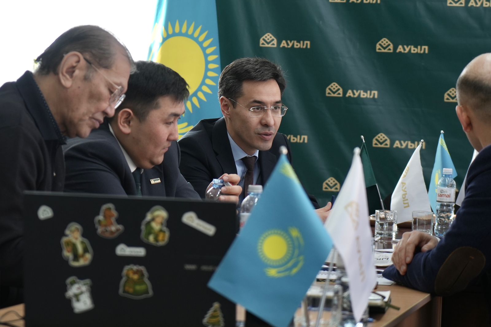 «اۋىل» پارتياسى اباي وبلىستىق فيليالى الداعى رەفەرەندۋمدى قولدايتىنىن ءبىلدىردى