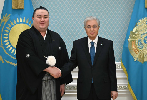 مەملەكەت باسشىسى سۋموشى ەرسىن بالتاعۇلدى قابىلدادى