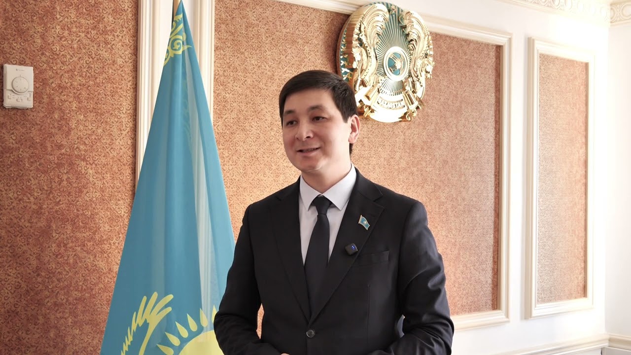 ريزا سۇيىندىك: كونستيتۋتسيا – بيلىك ءۇشىن ەمەس, حالىق ءۇشىن جازىلعان نەگىزگى زاڭ