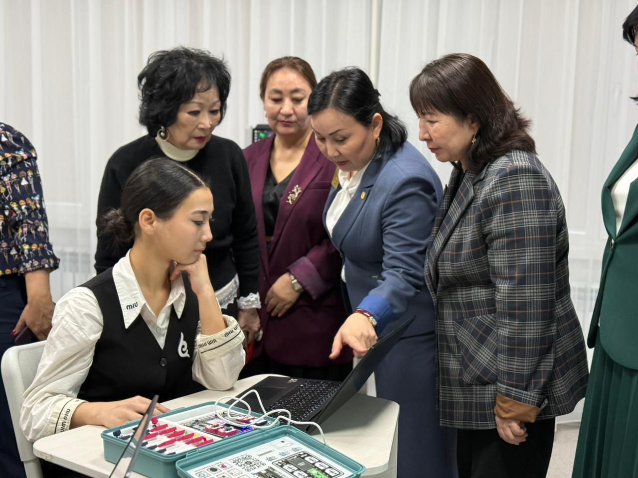 ماڭعىستاۋدا العاشقى يننوۆاتسيالىق لوگوپەديا جانە تسيفرلىق ءبىلىم كابينەتتەرى اشىلدى