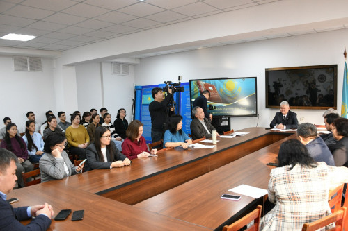 كونستيتۋتسيالىق رەفورمانىڭ تاريحي مانىنە تالداۋ جاسالدى