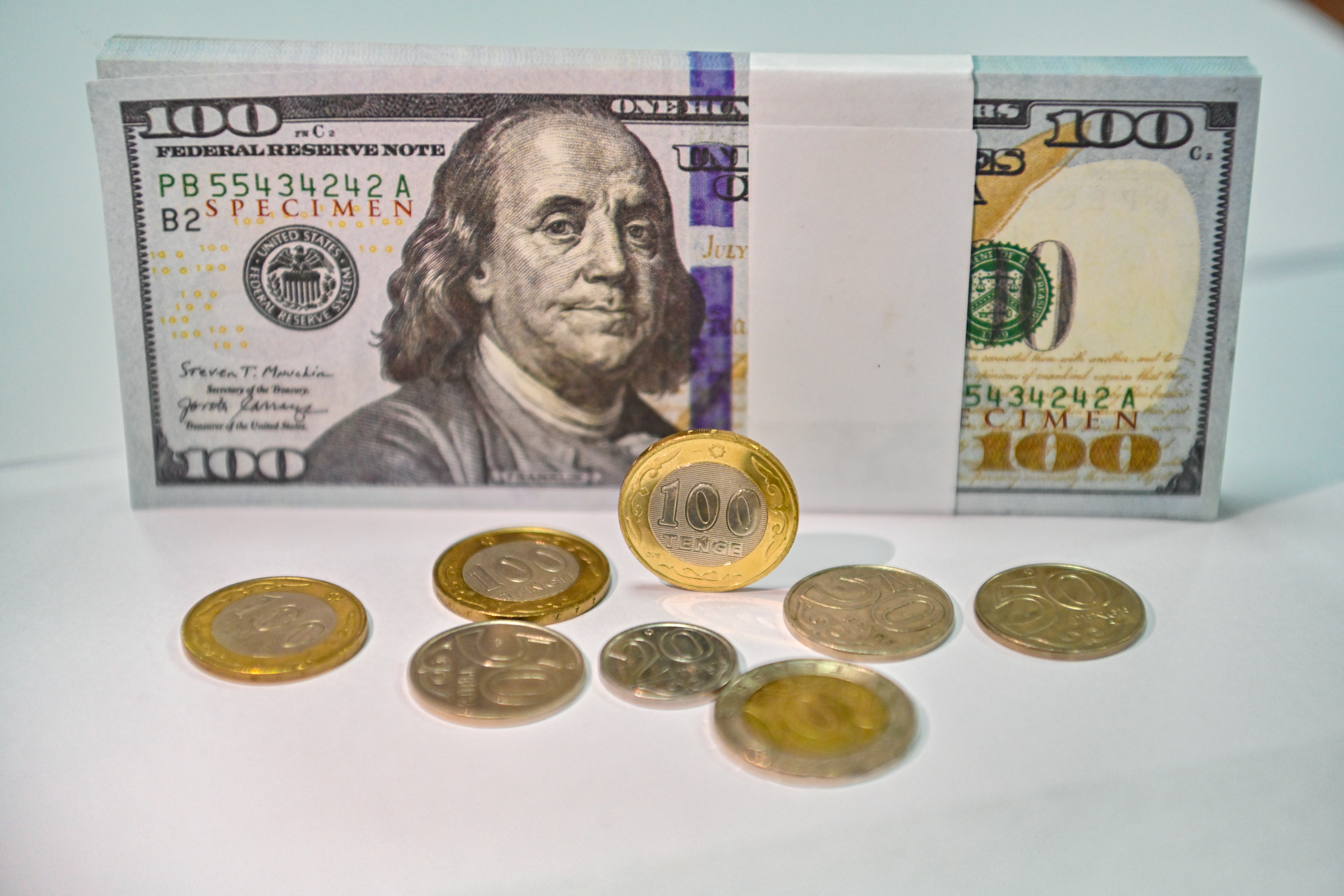 ۆاليۋتا باعامى: بۇگىن دوللار قانشا تەڭگەدەن ساۋدالانىپ جاتىر؟